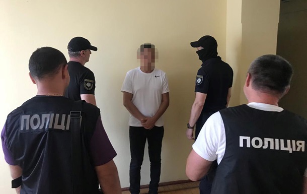 На Одещині затримали військового посадовця, який вимагав $6000 хабаря