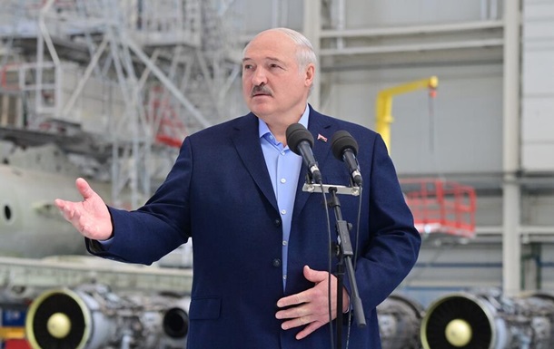 Лукашенко доручив  налагодити відносини  з Польщею
