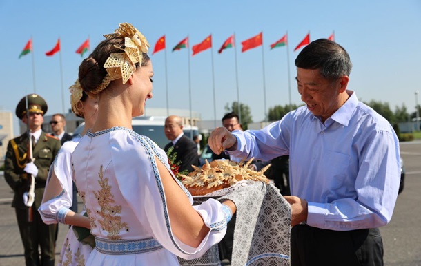 ЗМІ встановили причину прибуття глави міноборони Китаю в Білорусь