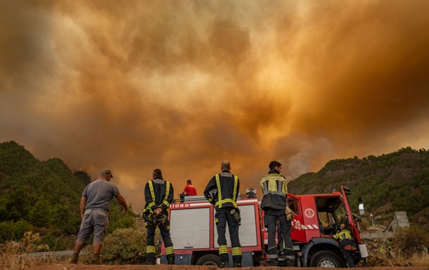 Площа пожежі на Тенерифе збільшилася у шість разів