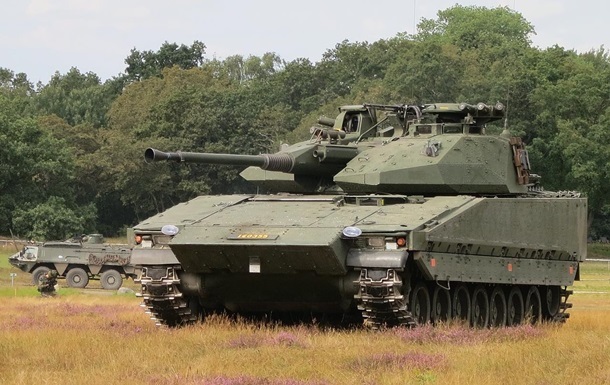 Украина будет производить шведские бронемашины CV-90
