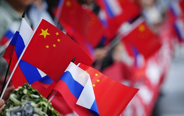 Китай допомагає Росії з озброєнням - The Telegraph