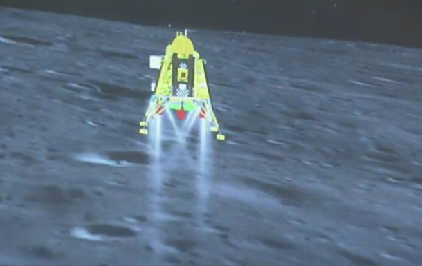Індійський посадковий модуль Чандраян-3 здійснив успішну посадку на Місяць