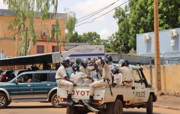 Заколотники у Нігері вимагають від чотирьох послів покинути країну