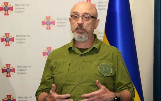 Резніков пояснив різні ціни на куртки для ЗСУ в документах