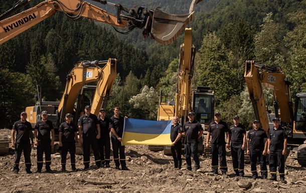 Українські рятувальники повертаються зі Словенії