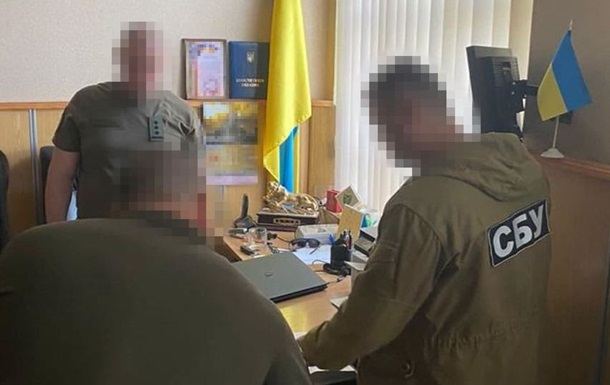 На Чернігівщині керівник ЦНАПу організувала схему допомоги ухилянтам