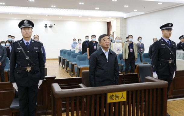 В Китае взяточнику присудили пожизненное заключение