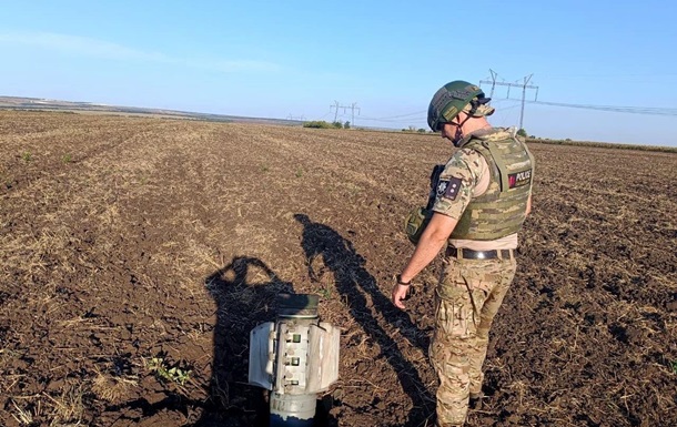 РФ вдарила п ятьма ракетами по селу на Донеччині