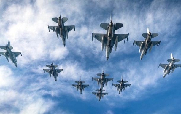 Румунія домовляється про створення тренувального центру для пілотів F-16
