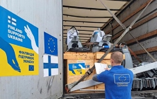 Финляндия передала Украине водоочистительное оборудование и машины  скорой 