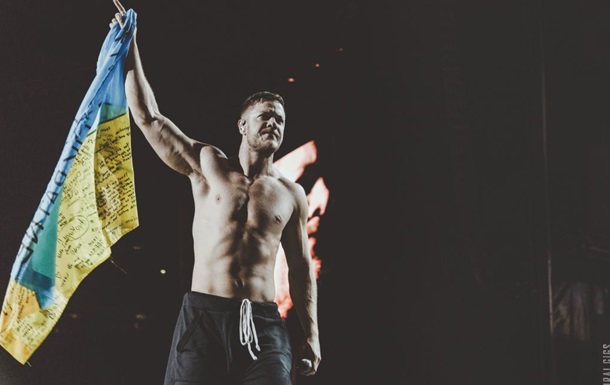 At the Imagine Dragons concert, a fan was banned from unfurling the Ukrainian flag