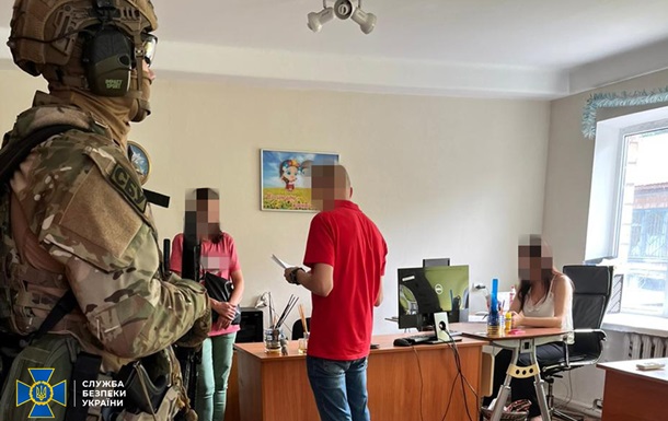 Помогали уклонистам: в Киеве разоблачили чиновников ВВК и военкомата