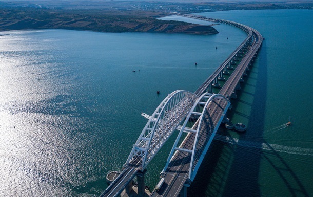 Росіяни  залатали  пошкоджений Кримський міст новим прольотом