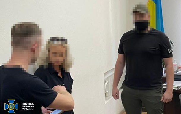 СБУ задержала в Харькове чиновников, требовавших взятки за выдачу паспортов