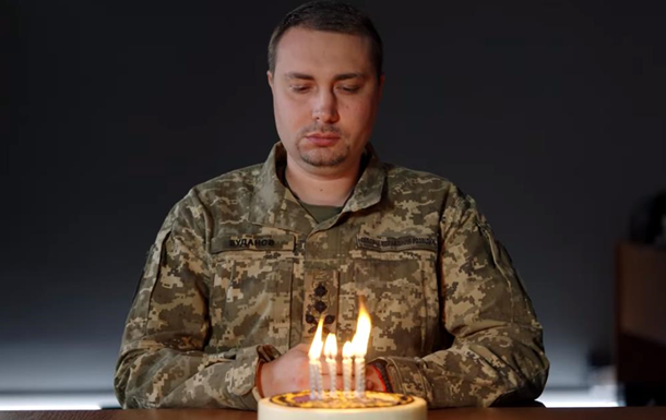 Торт і вибухи: Буданов оригінально привітав з Днем воєнної розвідки