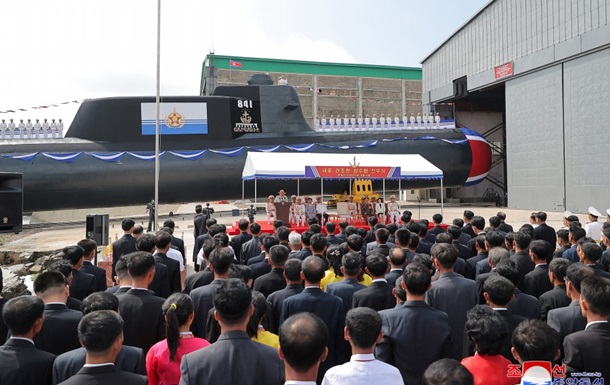 У КНДР заявили про спуск на воду атомного підводного човна