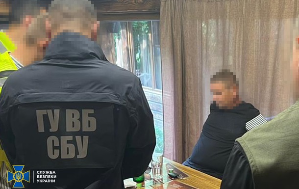 В Черновцах задержали предпринимателя, пытавшегося подкупить офицера СБУ