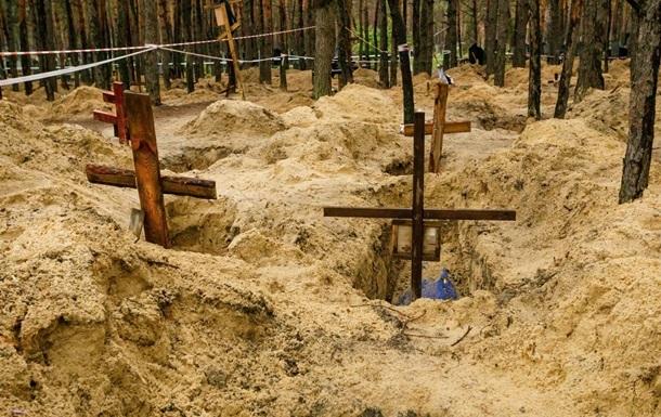 Прокуратура: 57 осіб з масового поховання в Ізюмі досі не ідентифіковані