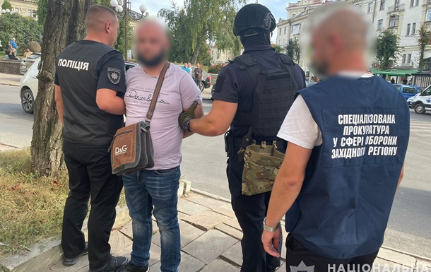 In Ternopil, the men who asked a woman for $43,000 are in prison