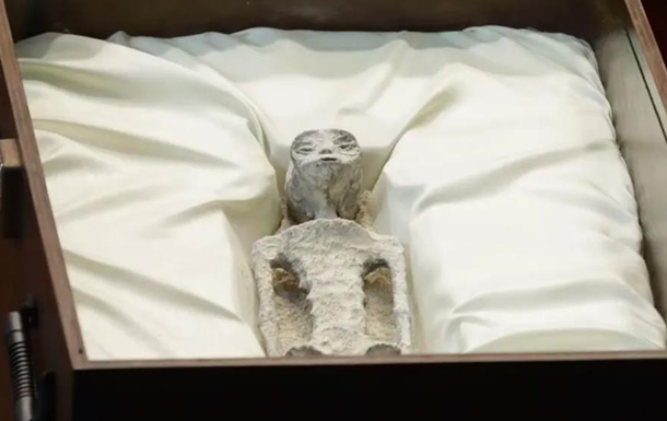 “Alien” mummies were shown to the Mexican Congress