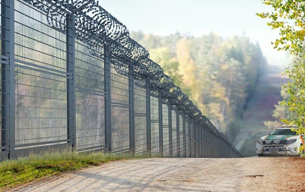 Finland has put up a test section of the border fence with the Russian Federation
