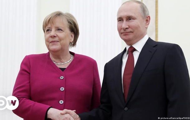 Прем’єр Польщі порівняв домовленості Путіна й Меркель з пактом Молотова