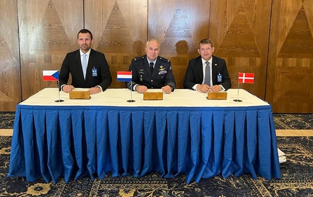 Чехія, Данія та Нідерланди домовилися щодо постачання зброї Україні