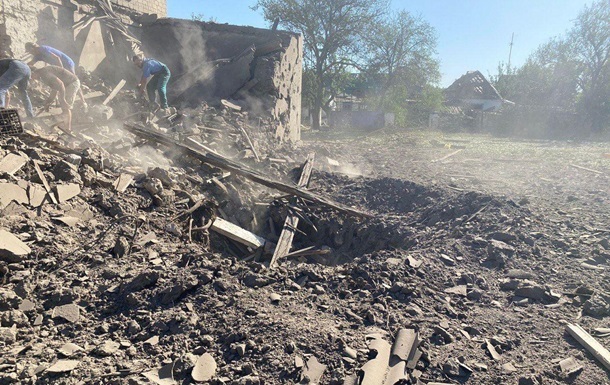 Росіяни завдали удару по гуртожитку в Херсоні: є загиблі та постраждалі