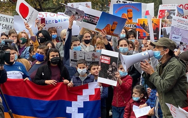 Опозиція Вірменії оголосила про акцію непокори 