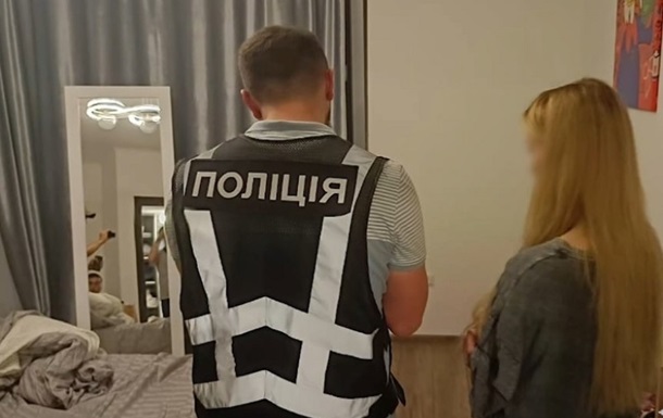 Женщина ищет парня для секса в Луганске