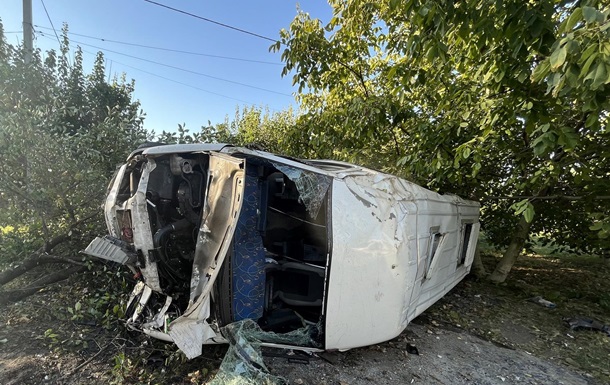 Во время ДТП в Запорожье пострадали восемь человек