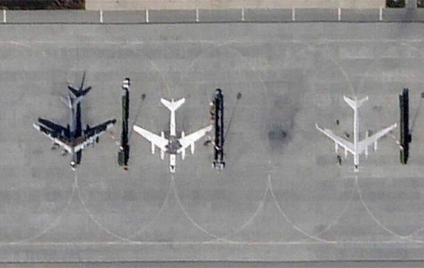 Боротьба з дронами. Росіяни почали малювати Ту-95