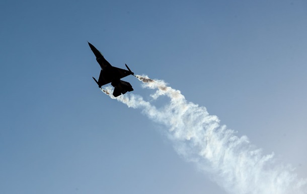 У Повітряних силах розповіли про навчання пілотів на F-16