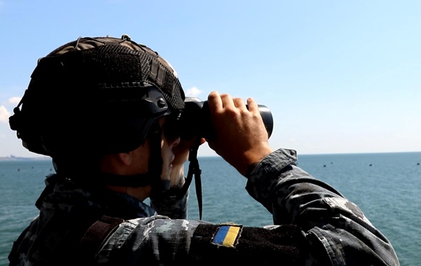 РФ вывела два ракетоносителя в Азовское море - ВМС
