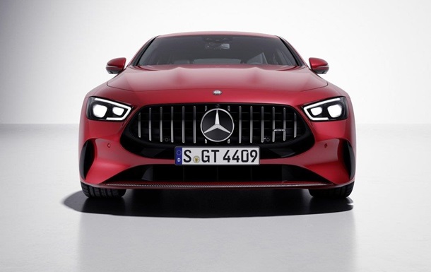 Представлено найшвидший седан Mercedes-AMG