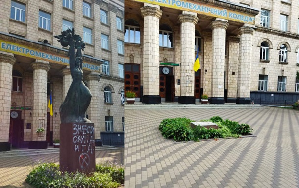 В Киеве снесли памятник Островскому