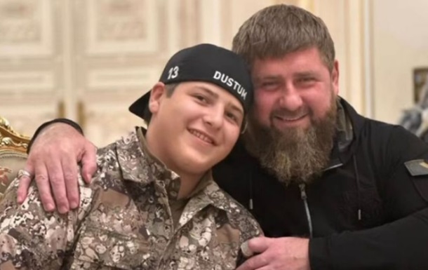 Кадыров присвоил 15-летнему сыну звание героя Чечни