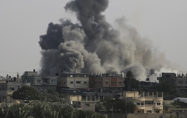 Израиль заявил об ударах по центру террора в Газе