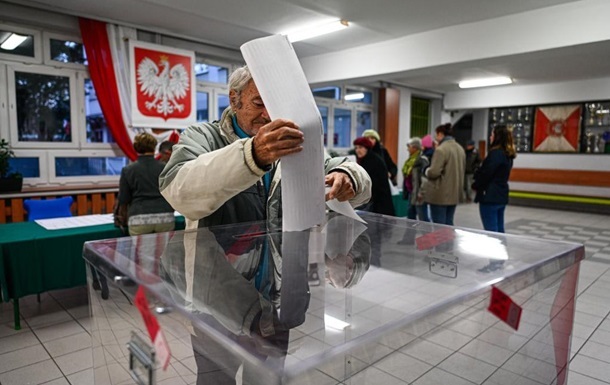 У Польщі полічили голоси на виборах: проценти лідерів знизилися