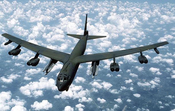 США впервые перебросили в Южную Корею бомбардировщик B-52H