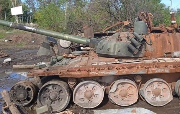 Сирський показав, як горять російські танки під Бахмутом