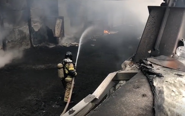 В центре российского города горит недостроенная ледовая арена