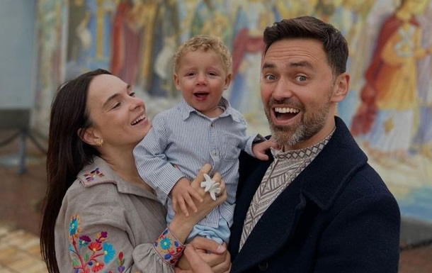Дружина Мірошниченка показала фото з названим сином у день знайомства