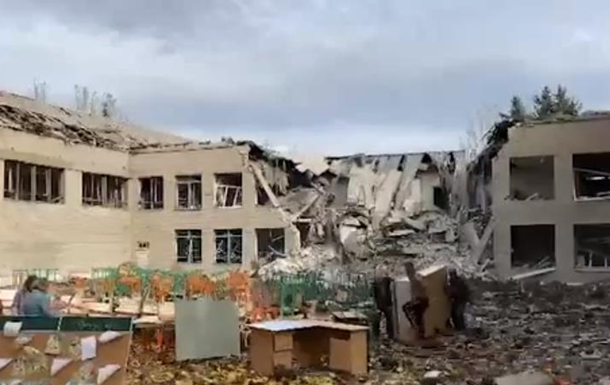 Росіяни зруйнували школу у Донецькій області