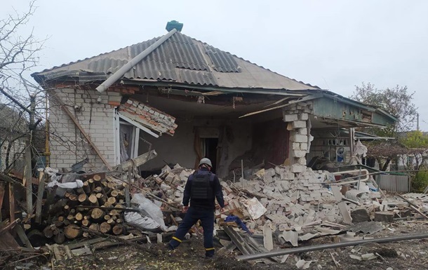 РФ скинула бомби на два села в Харківській області