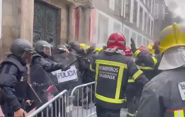 В Іспанії під час сутичок пожежників із поліцією поранено кількох людей 