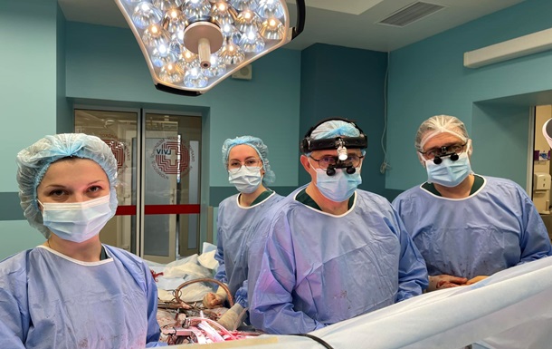 В Україні вперше трансплантували комплекс серце-легені