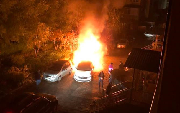 На Закарпатті невідомі спалили автомобіль прокурора