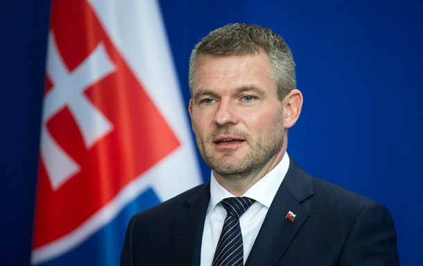 Словакия объяснила решение остановить военную помощь Украине